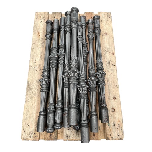 CI.11.090~~BEGINSPIJL IN GIETIJZER H.990 MM